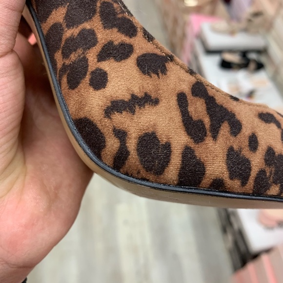 Leopard Print Closed Toe Pointed Stiletto Court Pumps - Picture 8 of 10